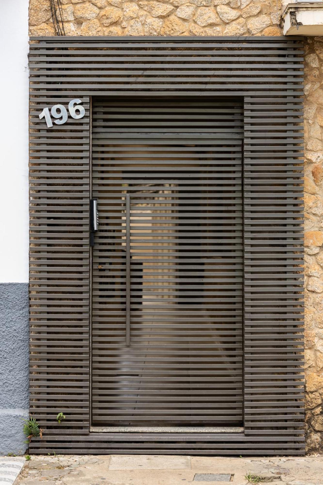 Apartamento Em Sao Joao Del Rei, Ao Lado Da Estacao Ferroviaria, Estacionamento E Ar Condicionado Buitenkant foto
